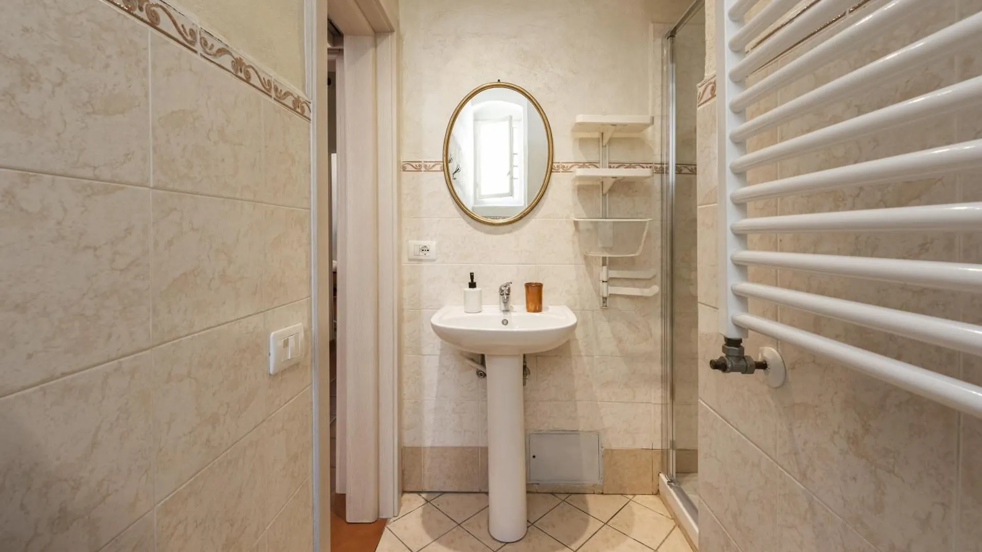 Grazioso Appartamento In Oltrarno A Firenze 0*, Florence Italy